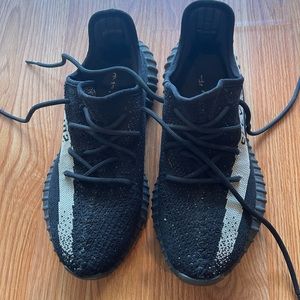 adidas Yeezy Boost 350 V2 Core Black White